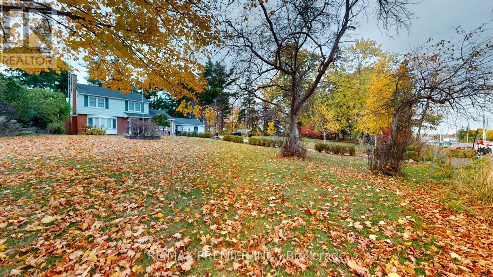 9190 Trafalgar Road, Halton Hills (Rural Halton Hills), Ontario  L7G 4S5 - Photo 6 - W12840390