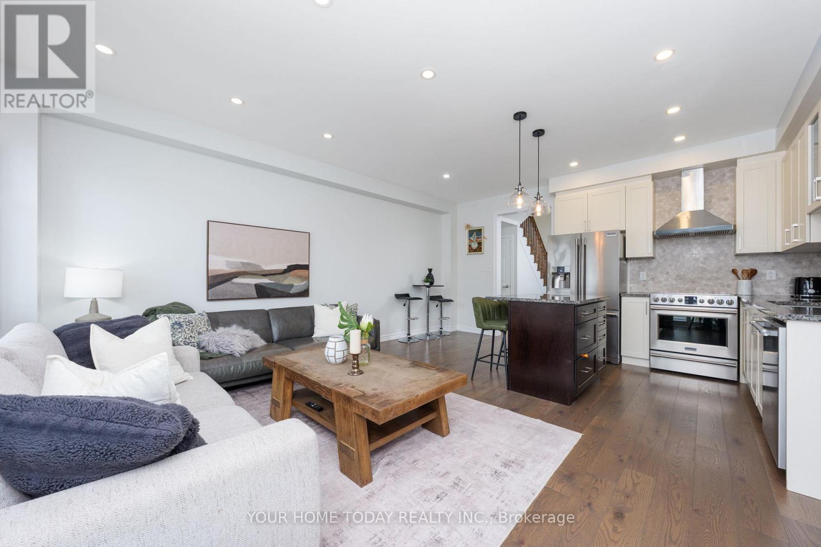 37 Ridgegate Crescent, Halton Hills (Georgetown), Ontario  L7G 0L6 - Photo 10 - W12841356