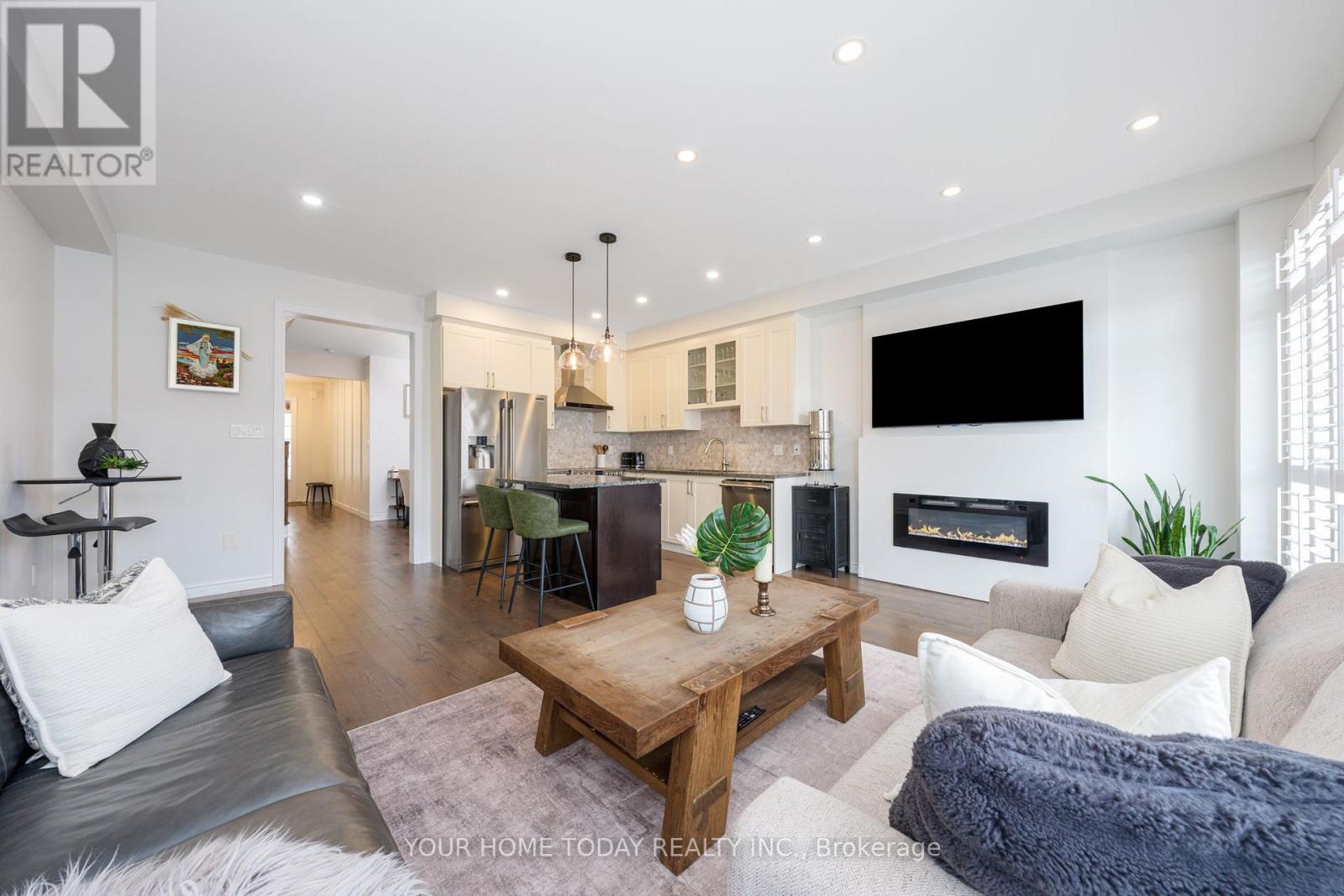 37 Ridgegate Crescent, Halton Hills (Georgetown), Ontario  L7G 0L6 - Photo 12 - W12841356