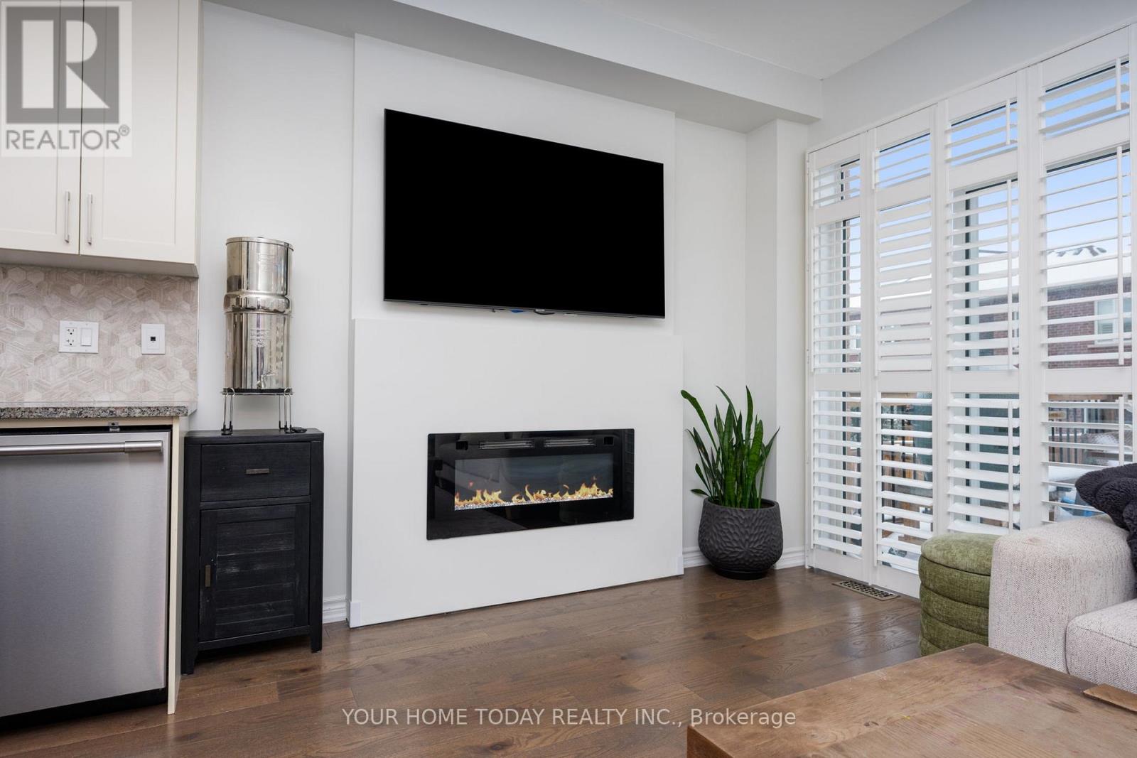 37 Ridgegate Crescent, Halton Hills (Georgetown), Ontario  L7G 0L6 - Photo 13 - W12841356