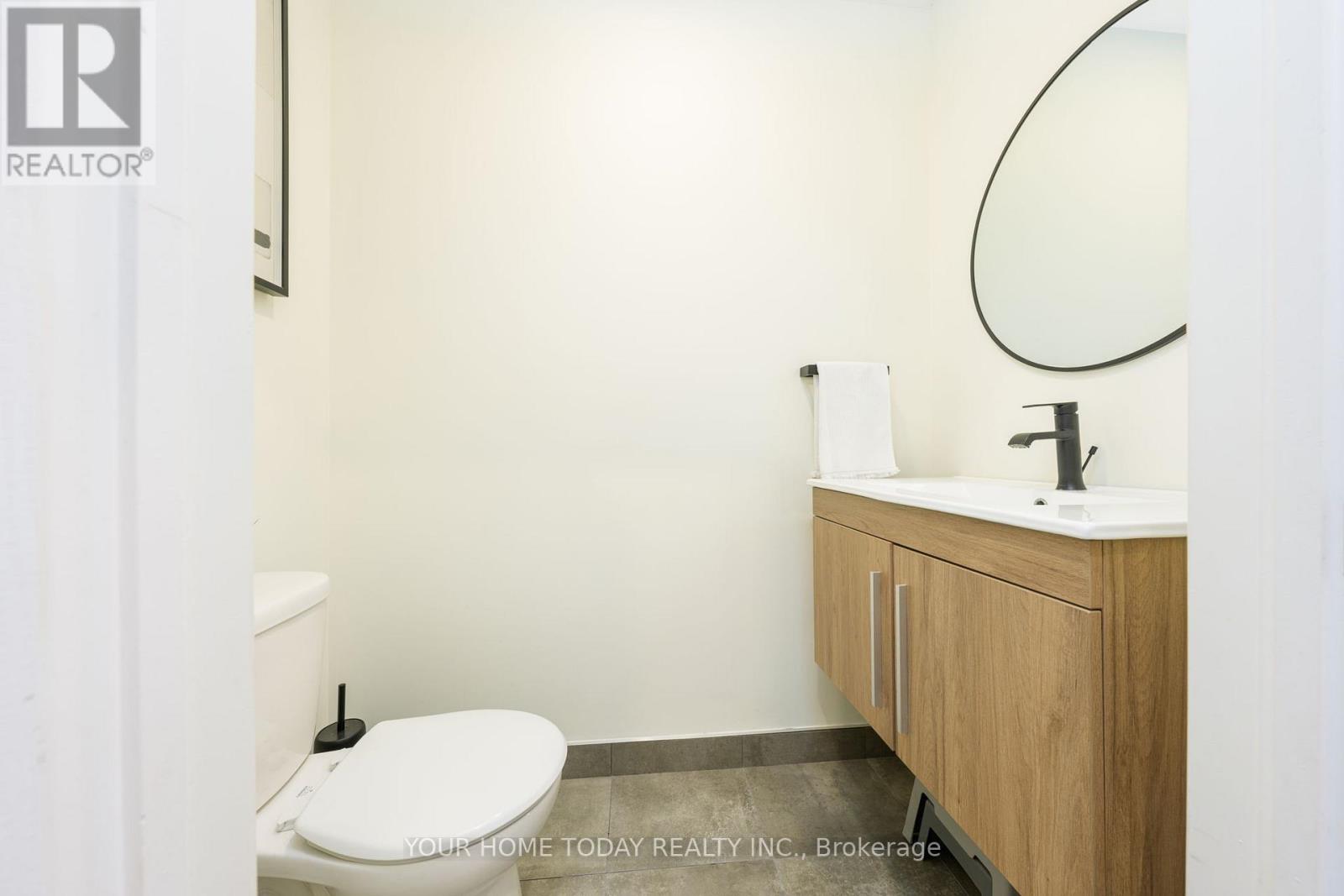 37 Ridgegate Crescent, Halton Hills (Georgetown), Ontario  L7G 0L6 - Photo 14 - W12841356