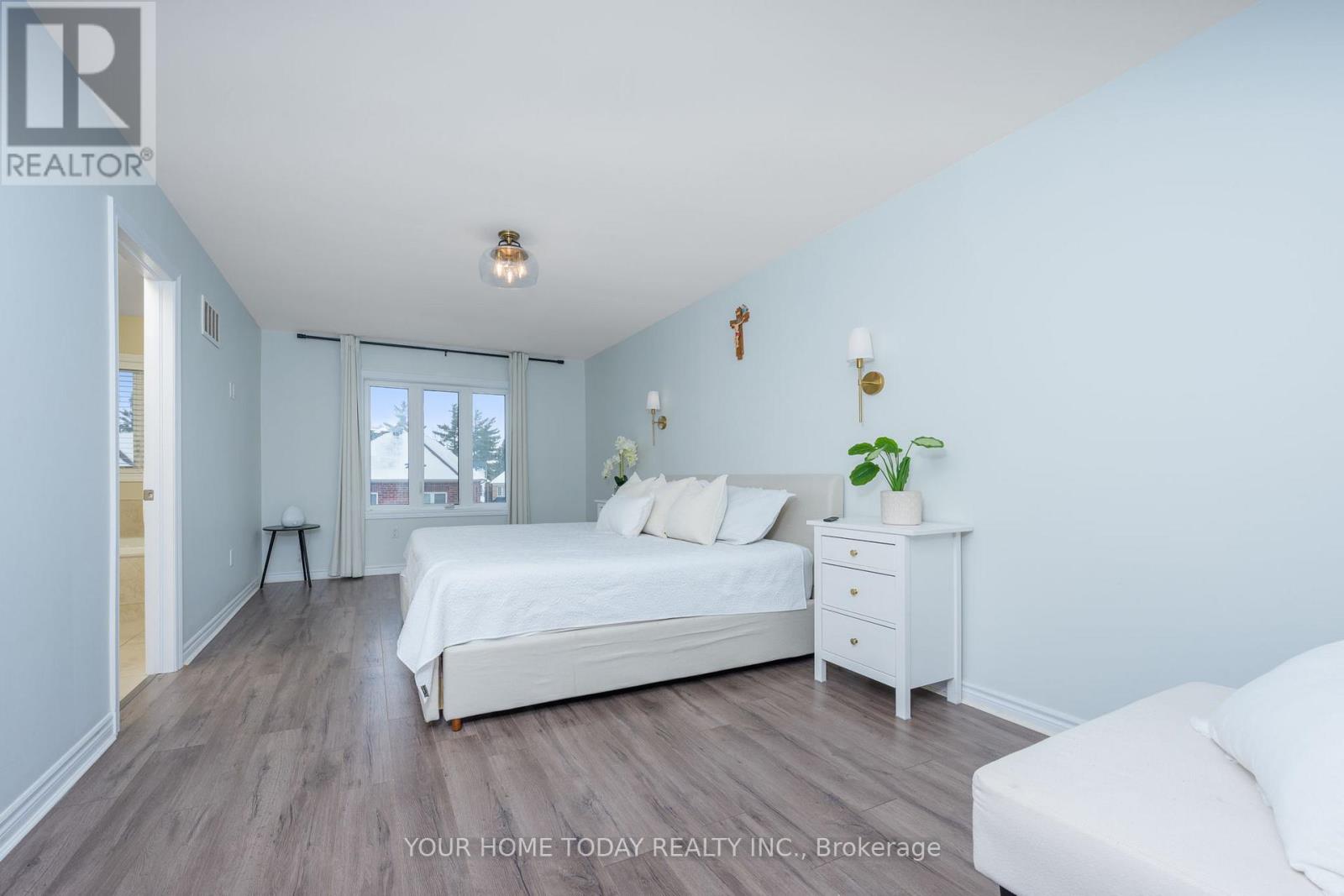 37 Ridgegate Crescent, Halton Hills (Georgetown), Ontario  L7G 0L6 - Photo 15 - W12841356