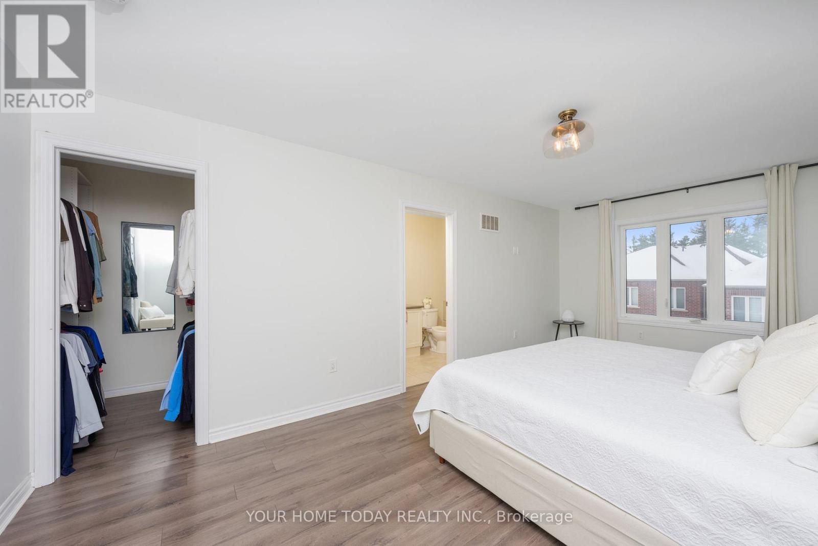 37 Ridgegate Crescent, Halton Hills (Georgetown), Ontario  L7G 0L6 - Photo 16 - W12841356