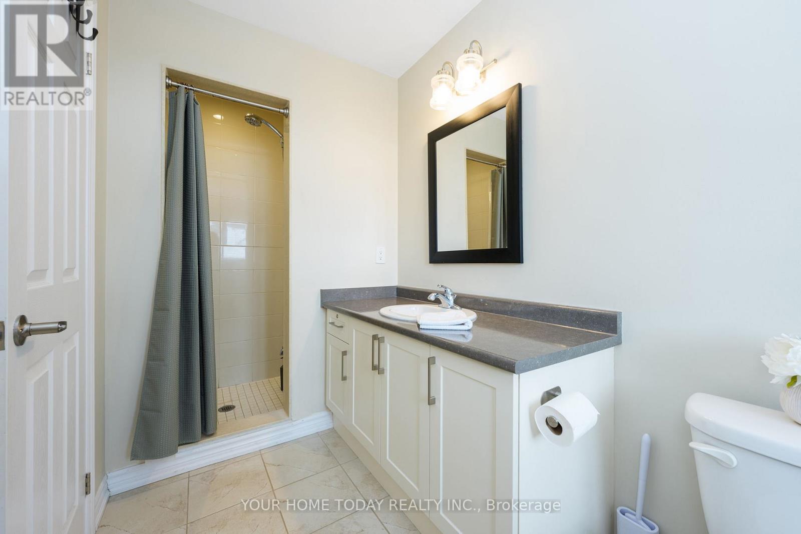 37 Ridgegate Crescent, Halton Hills (Georgetown), Ontario  L7G 0L6 - Photo 19 - W12841356