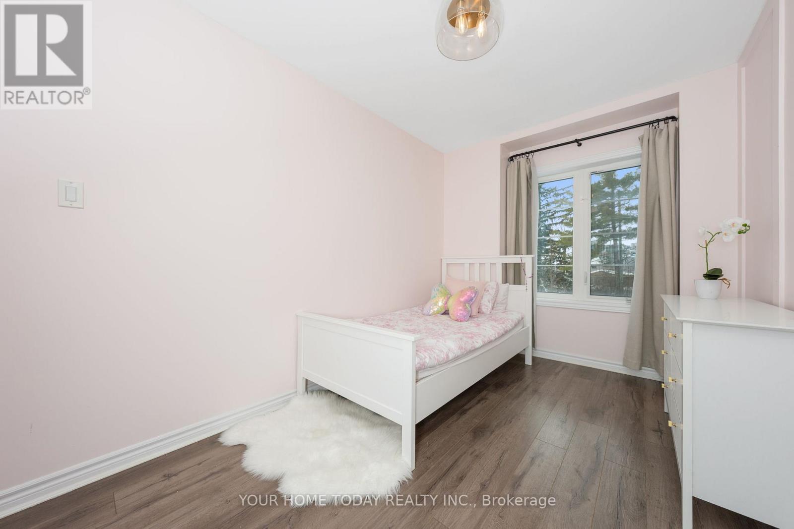 37 Ridgegate Crescent, Halton Hills (Georgetown), Ontario  L7G 0L6 - Photo 22 - W12841356