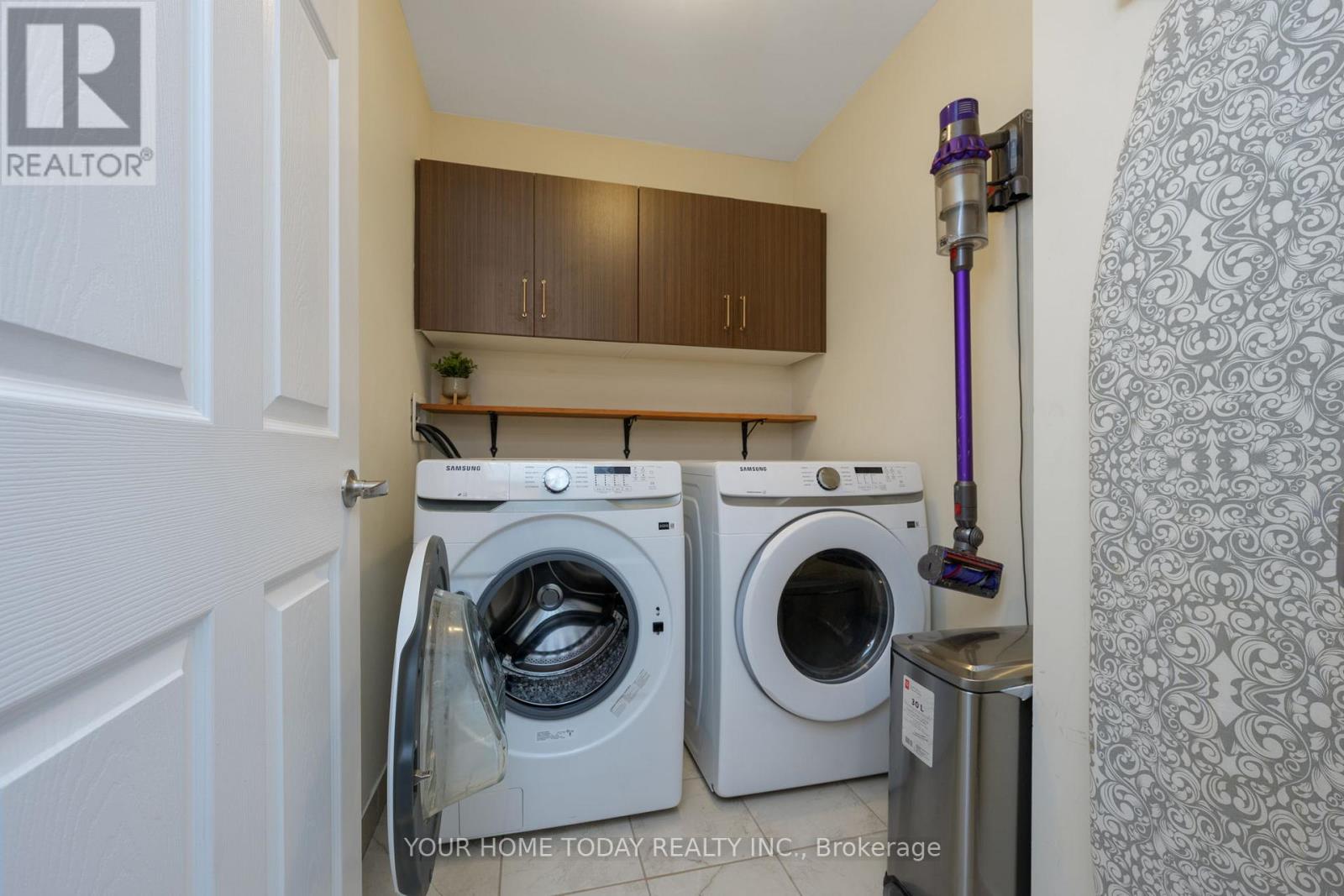 37 Ridgegate Crescent, Halton Hills (Georgetown), Ontario  L7G 0L6 - Photo 25 - W12841356