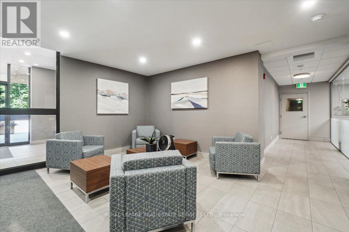 207 - 60 Park Avenue, Halton Hills (Georgetown), Ontario  L7G 4Y9 - Photo 3 - W12843114
