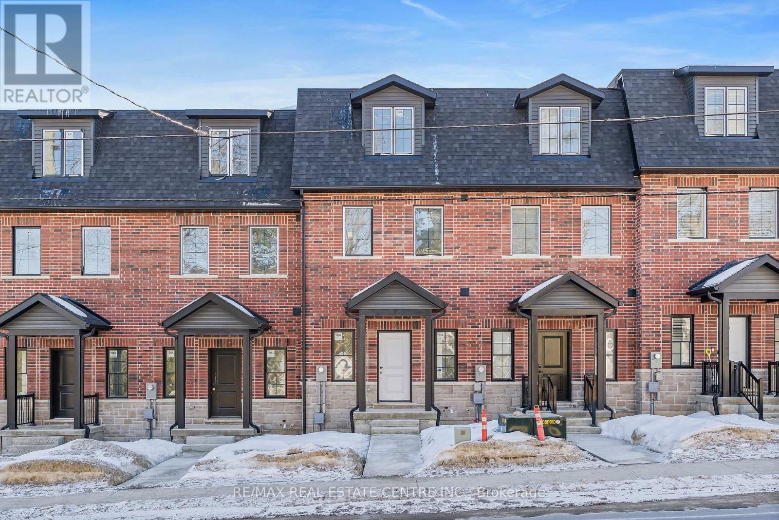 19 James Street, Halton Hills (Georgetown), Ontario  L7G 2H2 - Photo 1 - W12843236