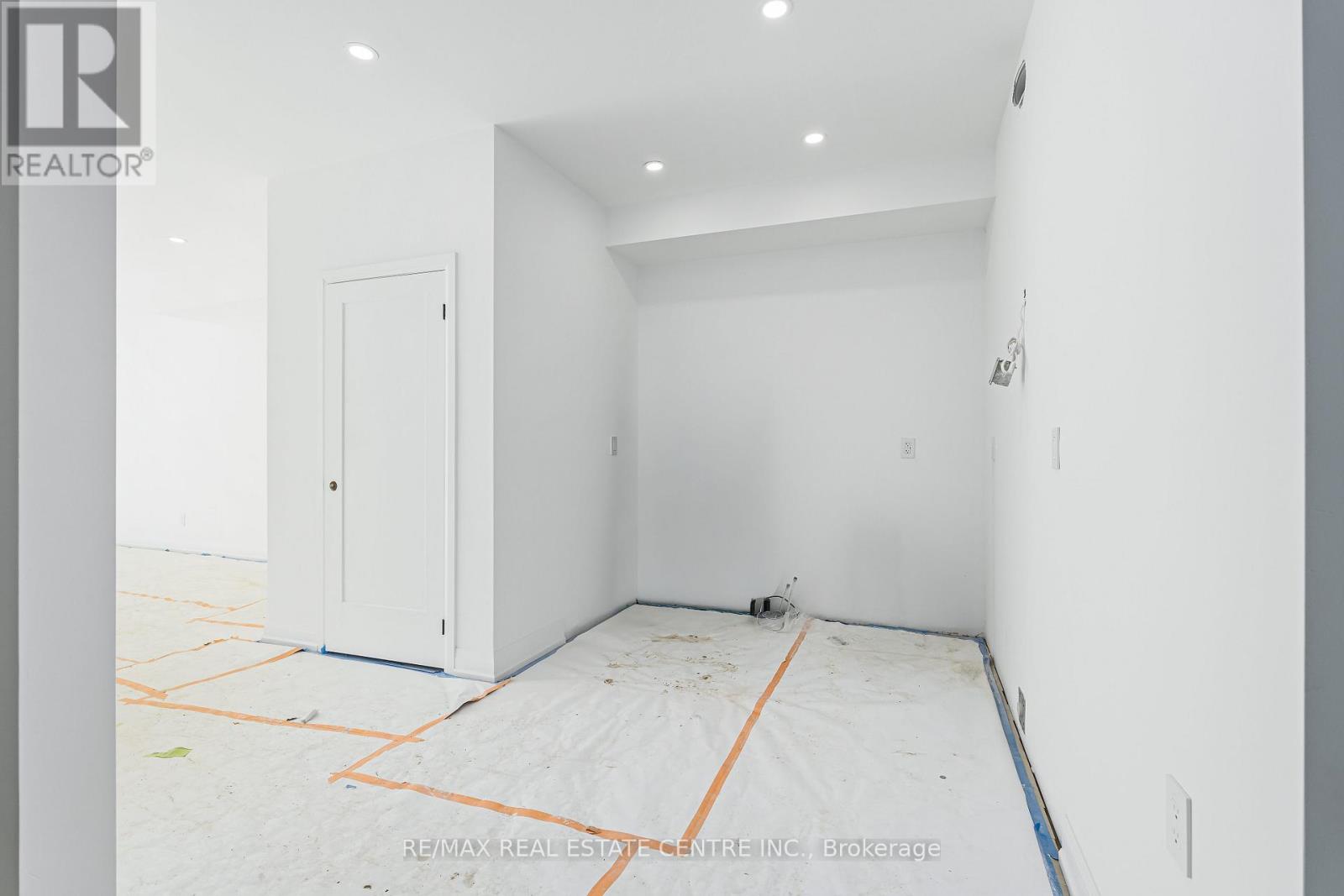 19 James Street, Halton Hills (Georgetown), Ontario  L7G 2H2 - Photo 9 - W12843236