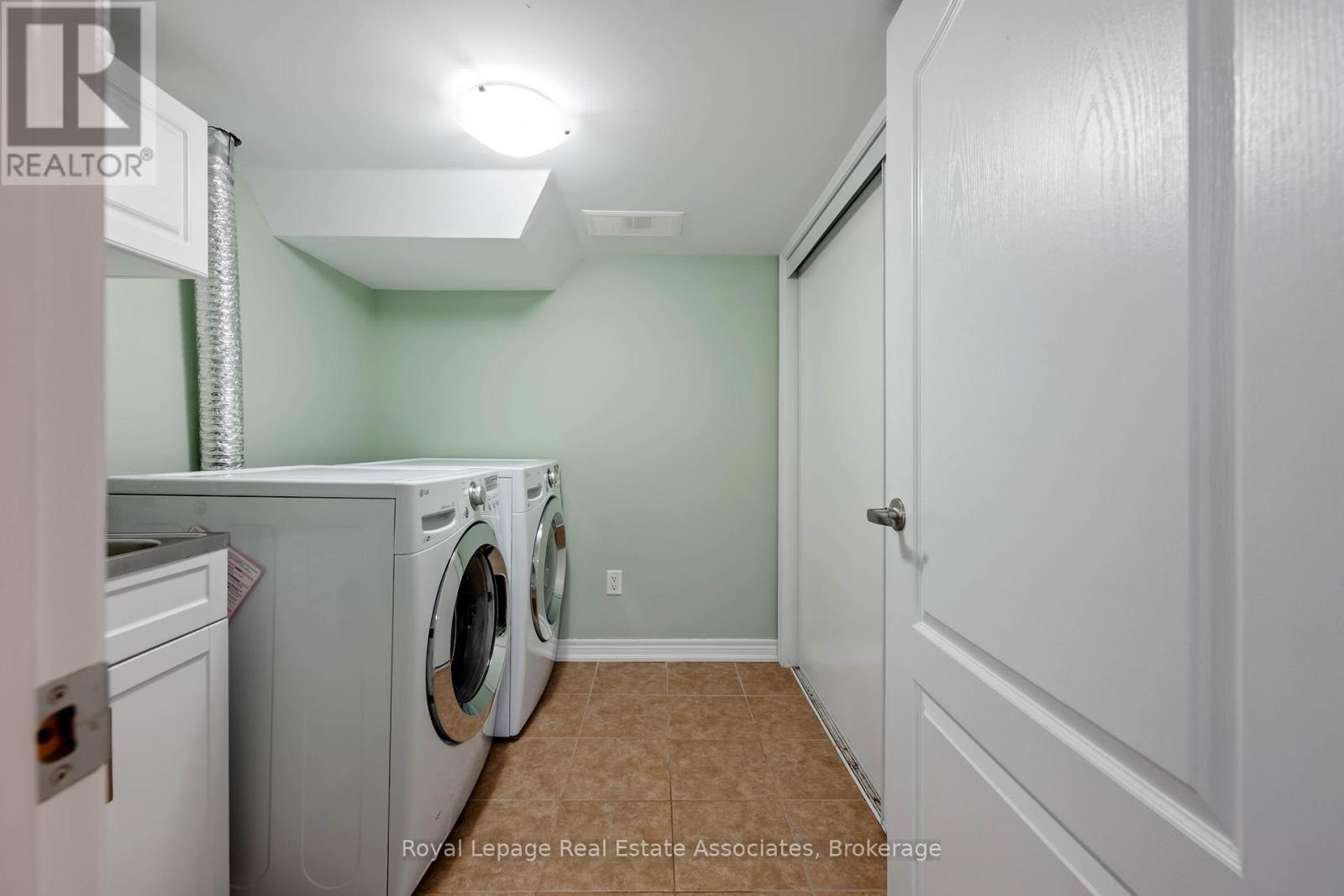 44 Sutcliff Lane, Halton Hills (Georgetown), Ontario  L7G 0C2 - Photo 36 - W12844346