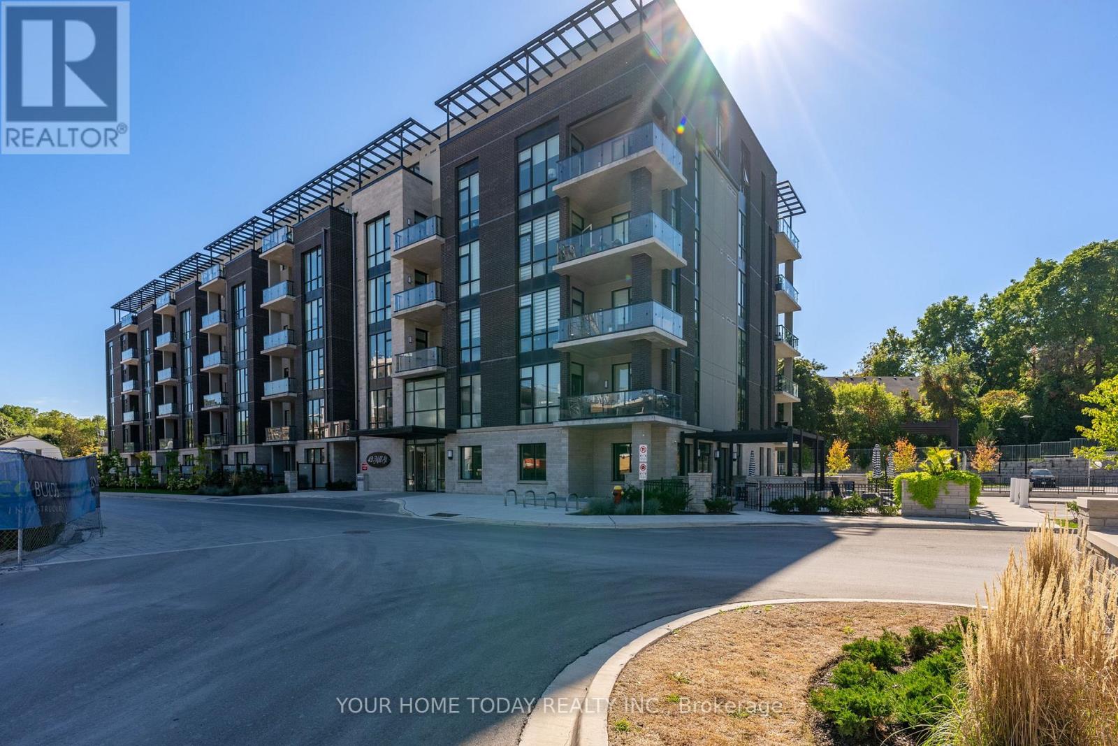 610 - 42 Mill Street, Halton Hills (Georgetown), Ontario  L7G 0P9 - Photo 2 - W12845360