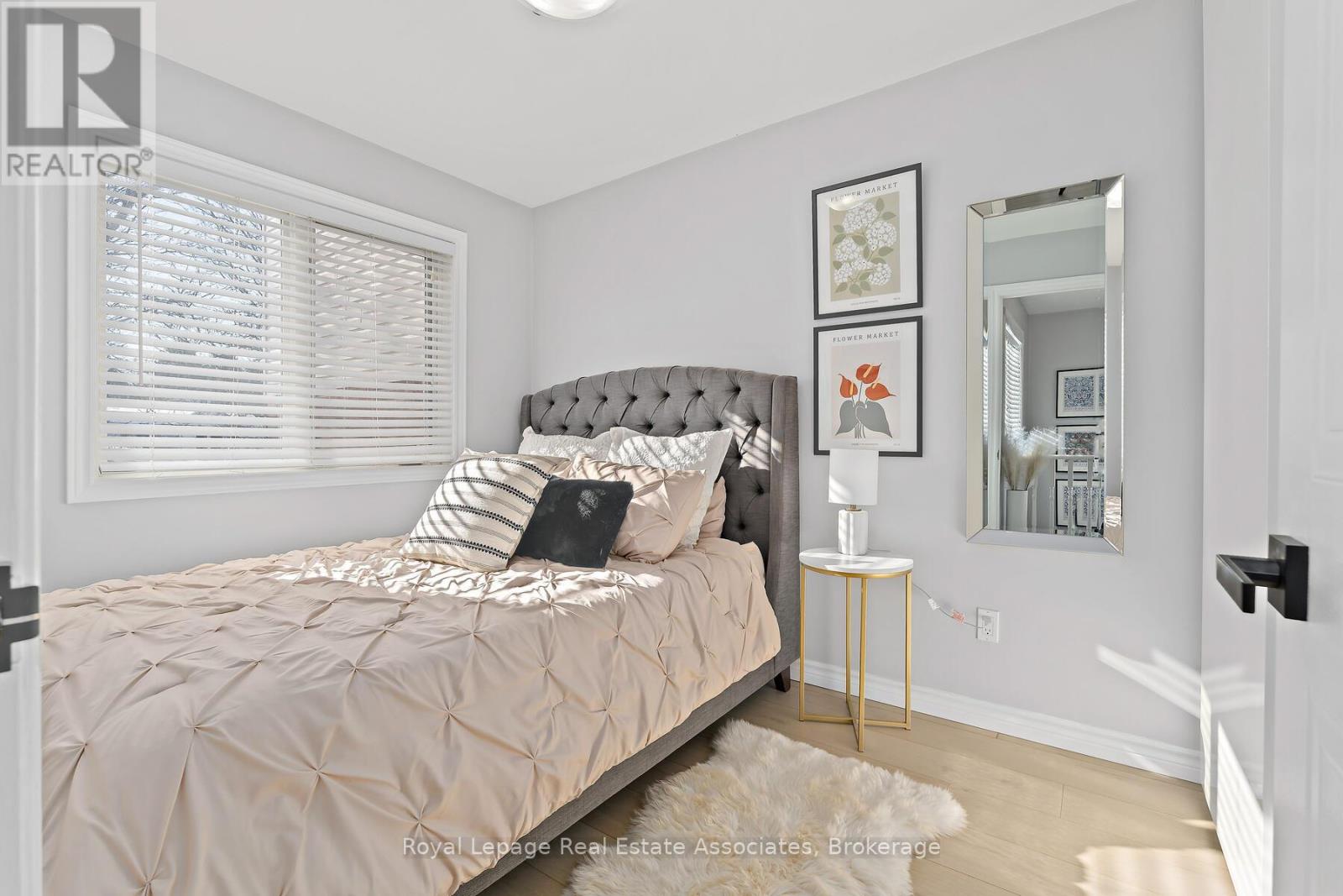 19 Stewart Maclaren Road, Halton Hills (Georgetown), Ontario  L7G 5L8 - Photo 20 - W12846396