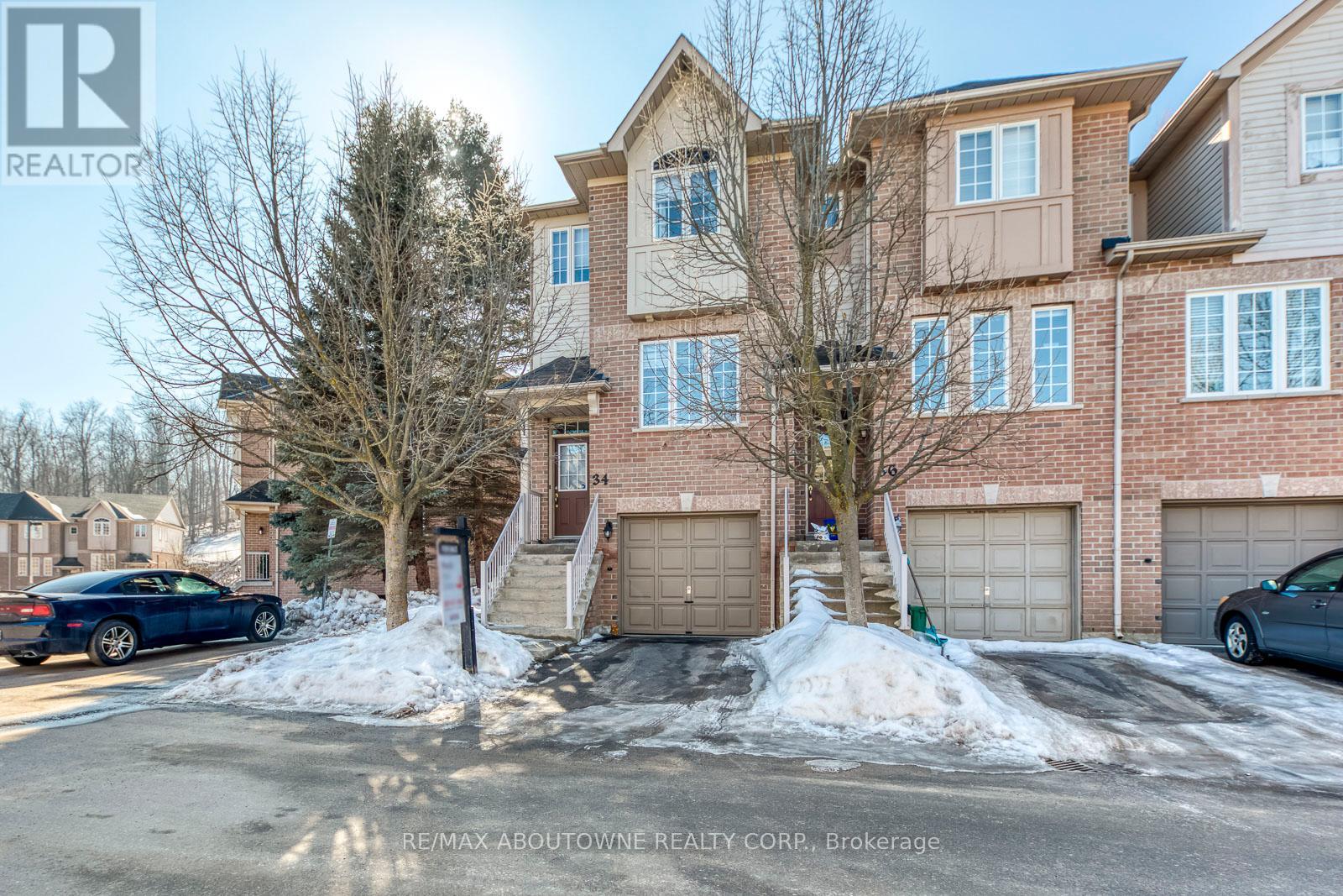 34 Palomino Trail, Halton Hills (Georgetown), Ontario  L7G 6E9 - Photo 2 - W12847200