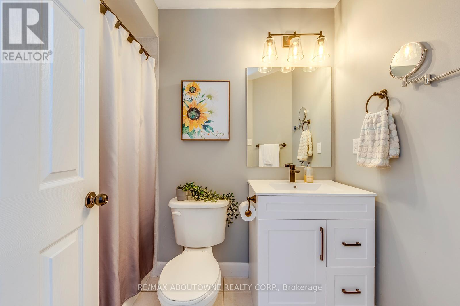 34 Palomino Trail, Halton Hills (Georgetown), Ontario  L7G 6E9 - Photo 32 - W12847200