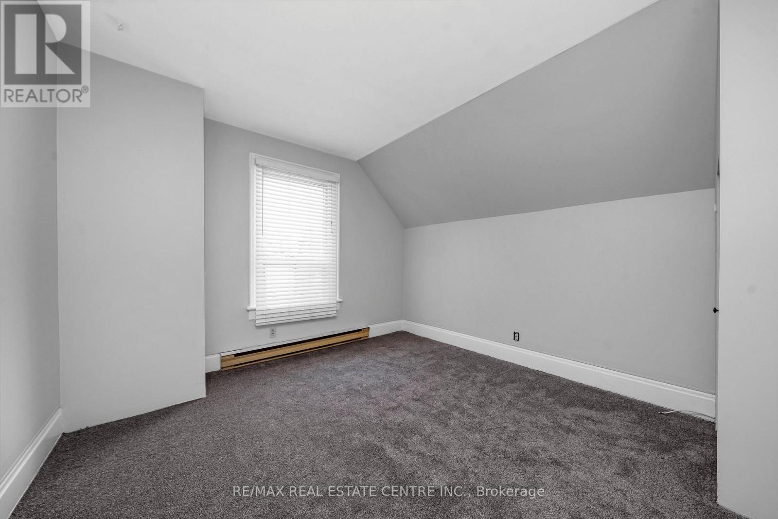 1 - 5 Ontario Street, Halton Hills (Georgetown), Ontario  L7G 3K5 - Photo 4 - W12848326