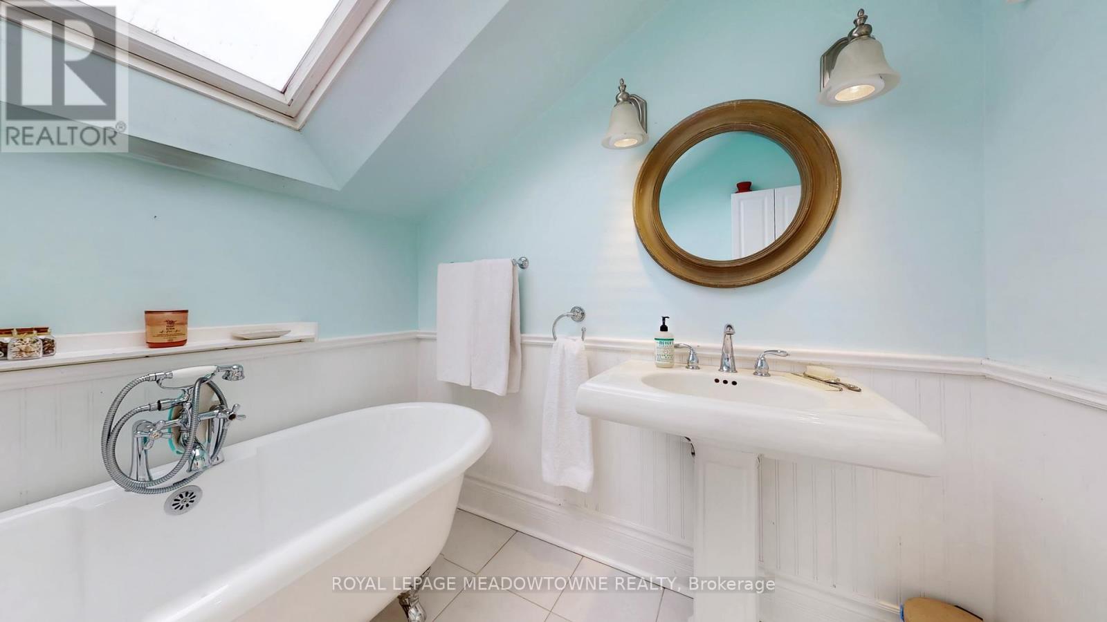 5595 25 Side Road, Milton (Na Rural Nassagaweya), Ontario  L7J 2L7 - Photo 37 - W12854686