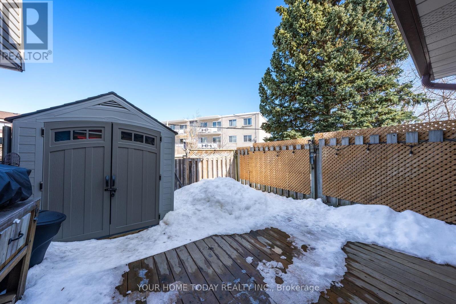 29 - 108 Sinclair Avenue, Halton Hills (Georgetown), Ontario  L7G 1J4 - Photo 32 - W12855174