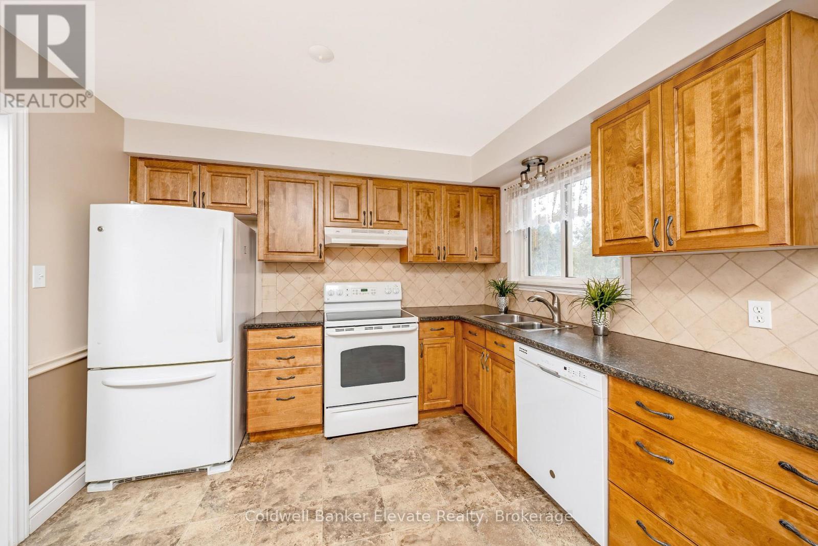 234 Delrex Boulevard, Halton Hills (Georgetown), Ontario  L7G 4E9 - Photo 16 - W12855190