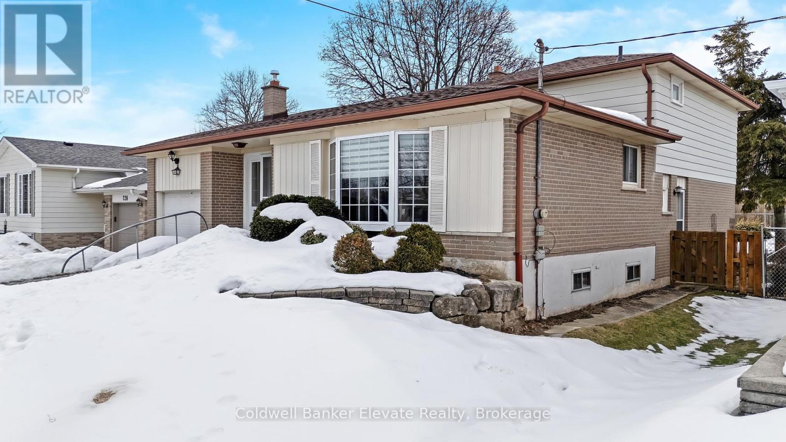 234 Delrex Boulevard, Halton Hills (Georgetown), Ontario  L7G 4E9 - Photo 5 - W12855190