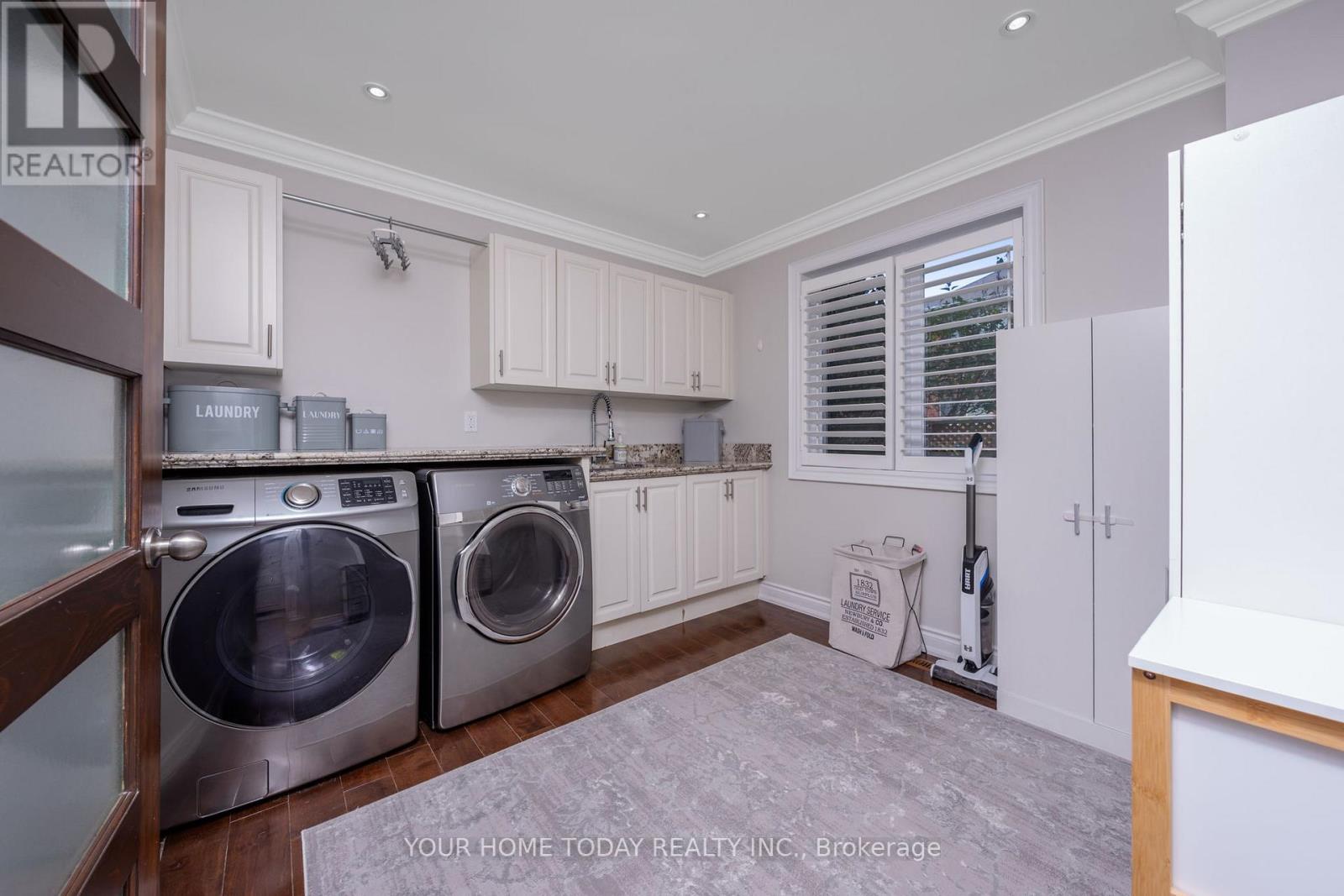 49 Miller Drive, Halton Hills (Georgetown), Ontario  L7G 5P7 - Photo 17 - W12855272