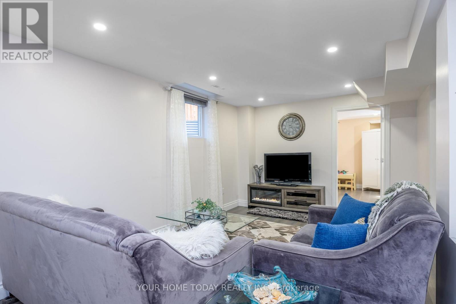 49 Miller Drive, Halton Hills (Georgetown), Ontario  L7G 5P7 - Photo 36 - W12855272