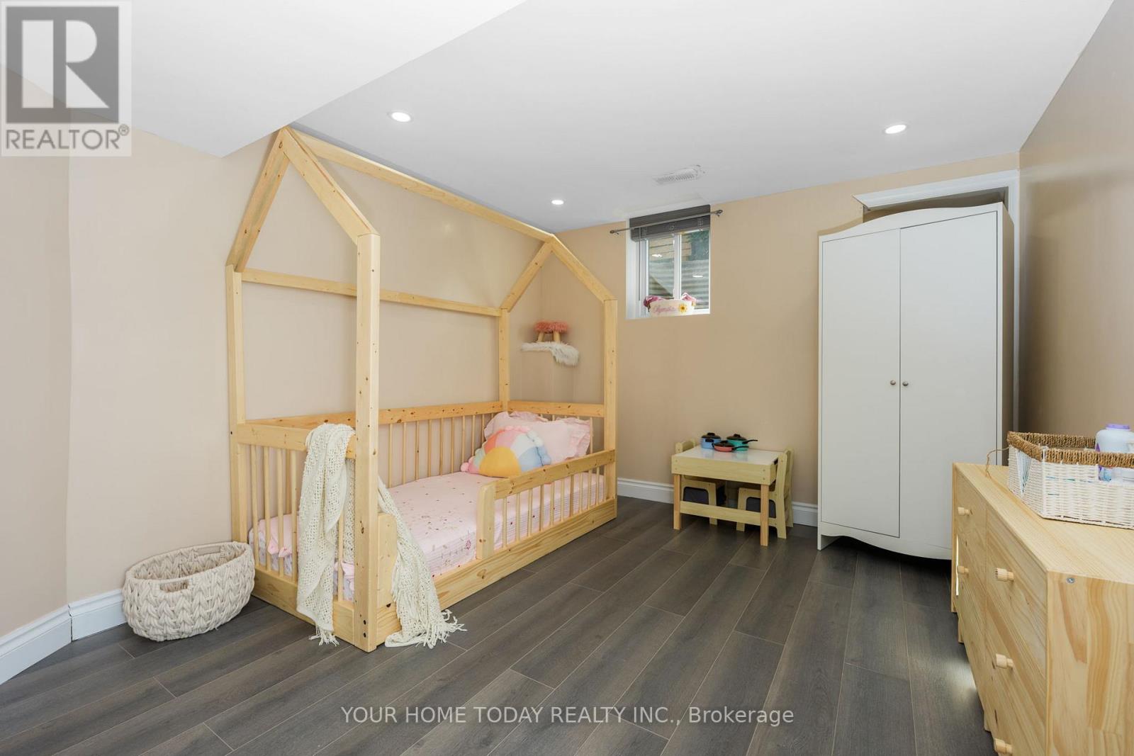 49 Miller Drive, Halton Hills (Georgetown), Ontario  L7G 5P7 - Photo 37 - W12855272