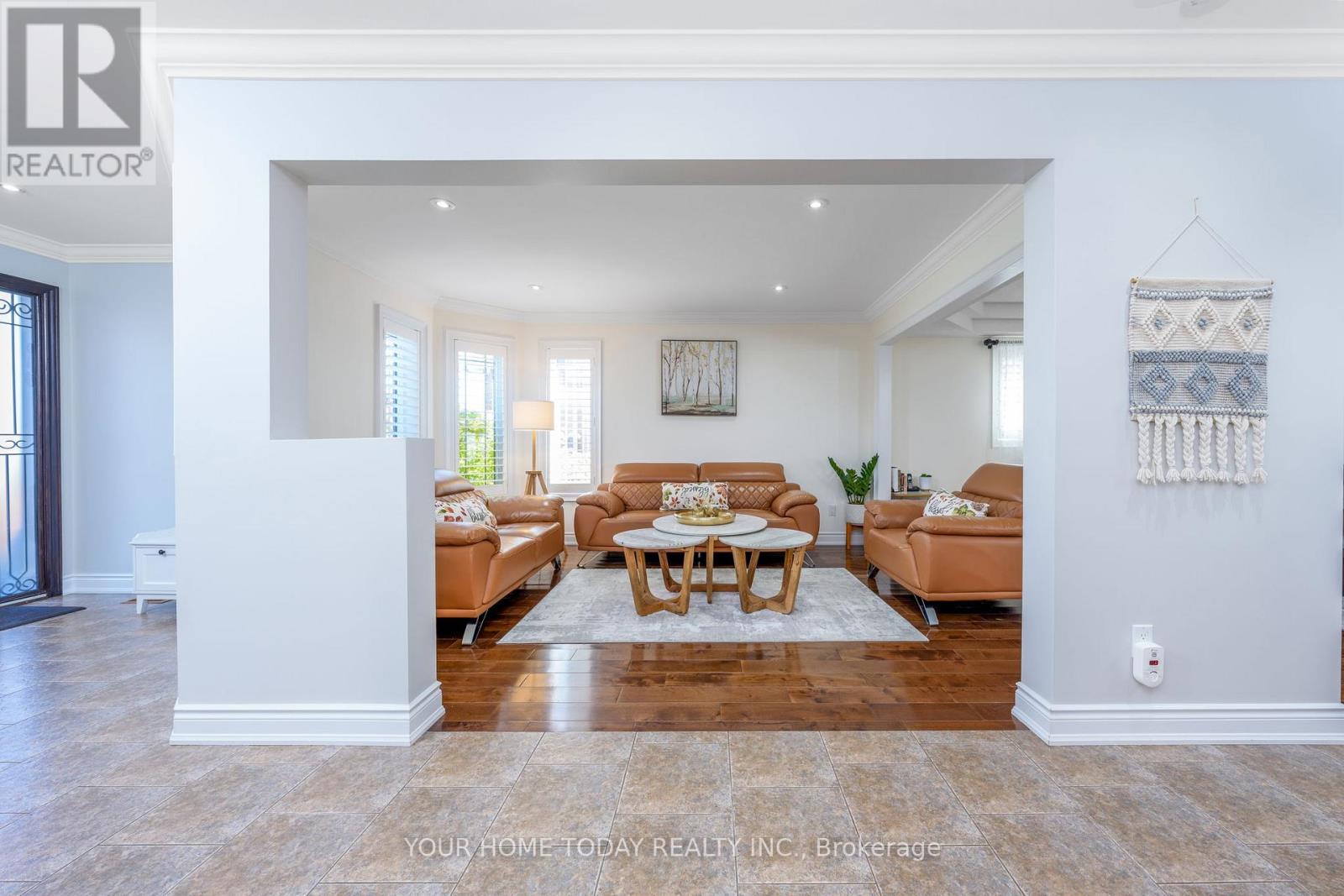 49 Miller Drive, Halton Hills (Georgetown), Ontario  L7G 5P7 - Photo 6 - W12855272