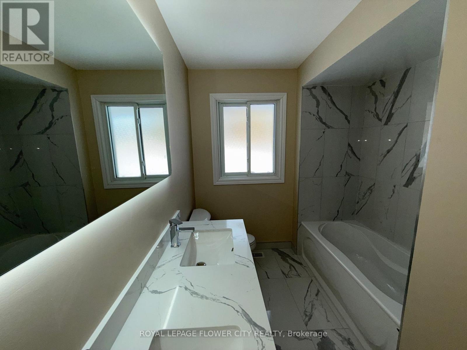 10733 Sixth Line, Halton Hills (Rural Halton Hills), Ontario  L7G 4S6 - Photo 9 - W12856468