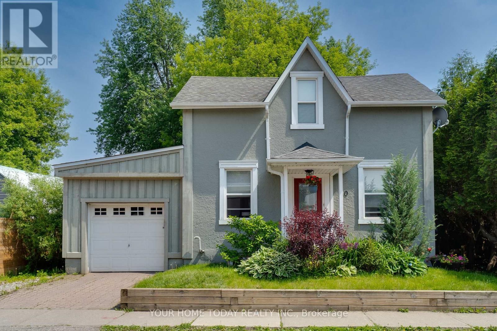 10 Knox Street, Halton Hills (Ac Acton), Ontario  L7J 1C7 - Photo 3 - W12861160