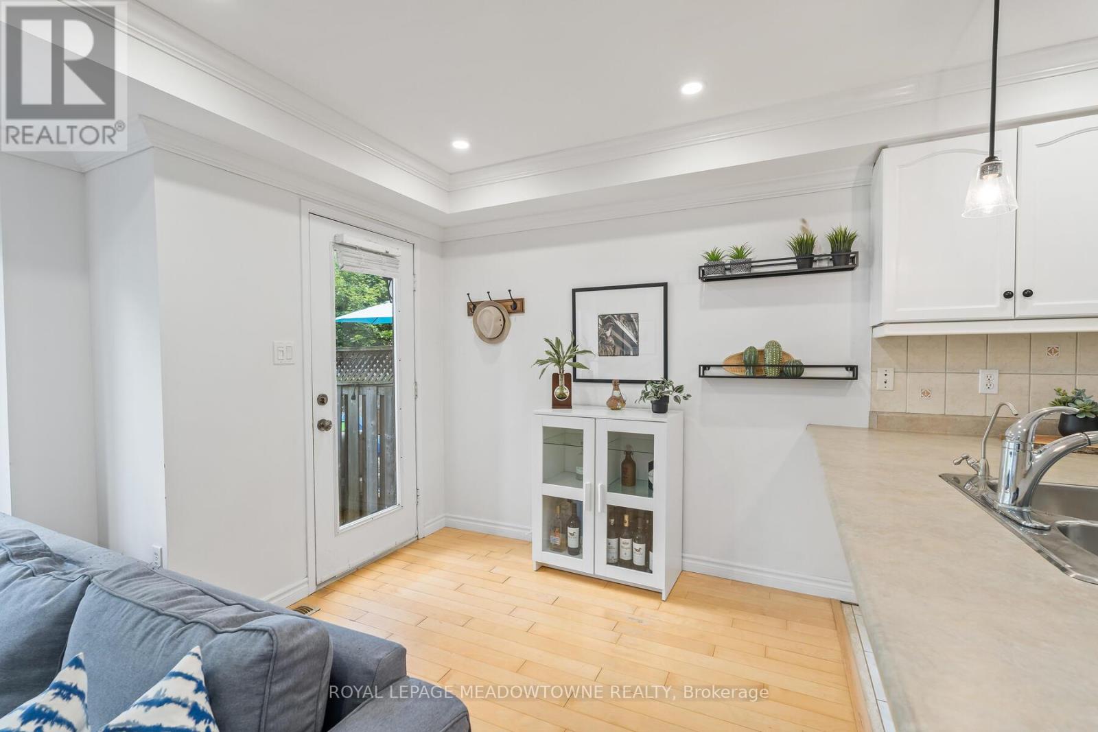 11 Bradley Drive, Halton Hills (Georgetown), Ontario  L7G 6B5 - Photo 13 - W12861794