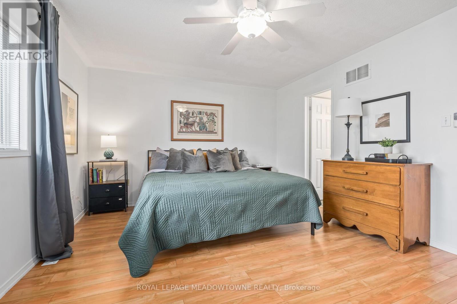 11 Bradley Drive, Halton Hills (Georgetown), Ontario  L7G 6B5 - Photo 18 - W12861794