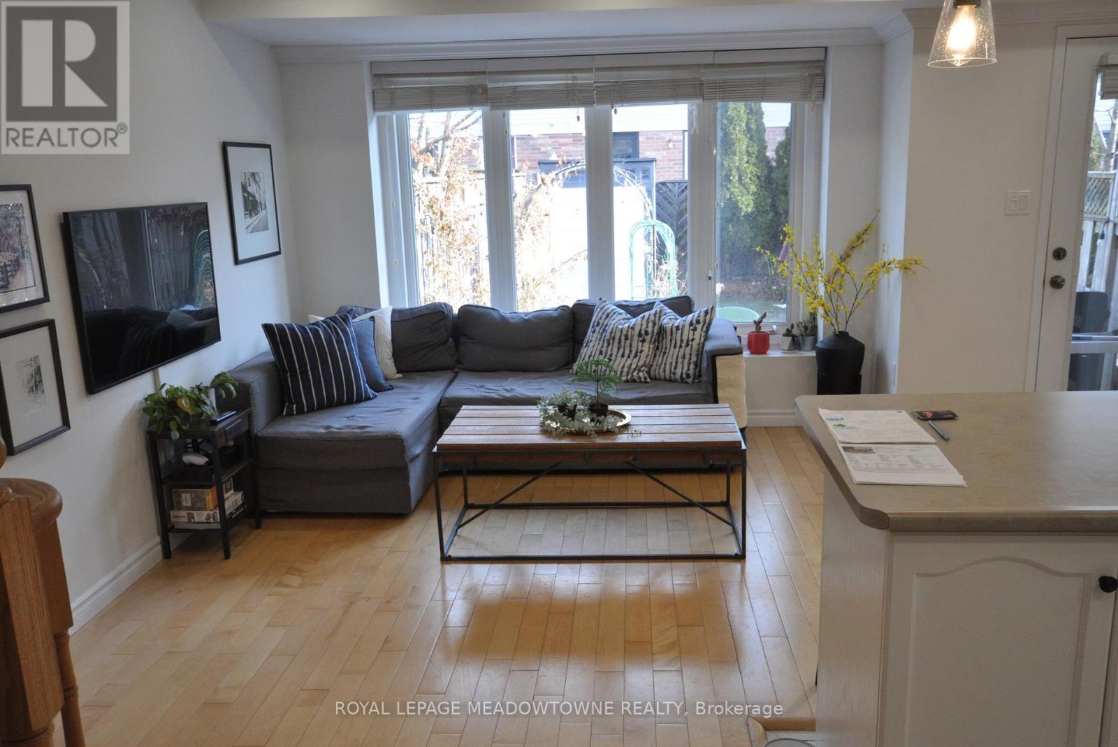 11 Bradley Drive, Halton Hills (Georgetown), Ontario  L7G 6B5 - Photo 6 - W12861794