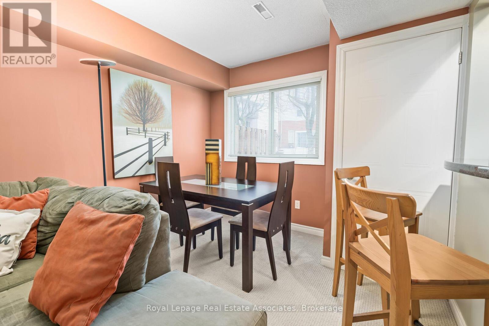 60 - 62 Stewart Maclaren Road, Halton Hills (Georgetown), Ontario  L7G 5L9 - Photo 10 - W12862274