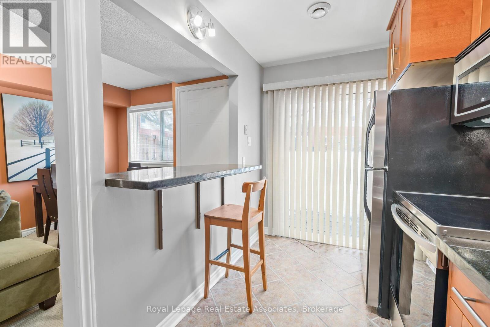 60 - 62 Stewart Maclaren Road, Halton Hills (Georgetown), Ontario  L7G 5L9 - Photo 14 - W12862274