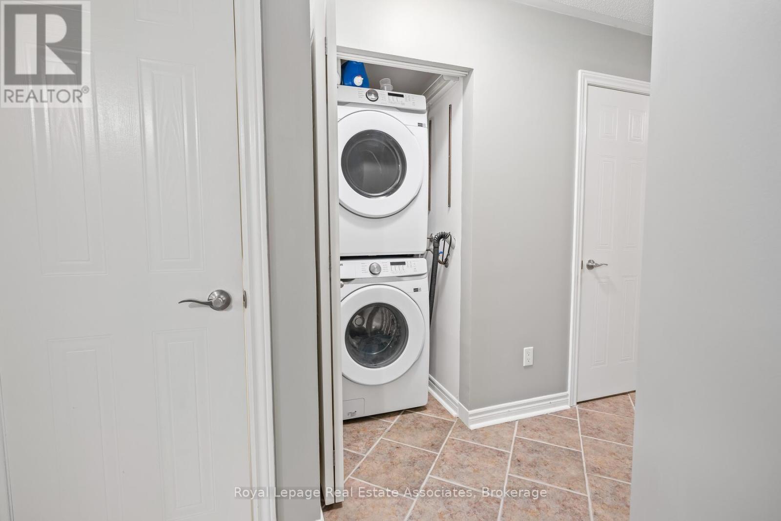 60 - 62 Stewart Maclaren Road, Halton Hills (Georgetown), Ontario  L7G 5L9 - Photo 17 - W12862274