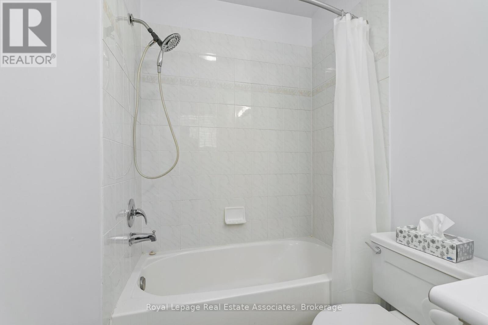 60 - 62 Stewart Maclaren Road, Halton Hills (Georgetown), Ontario  L7G 5L9 - Photo 22 - W12862274