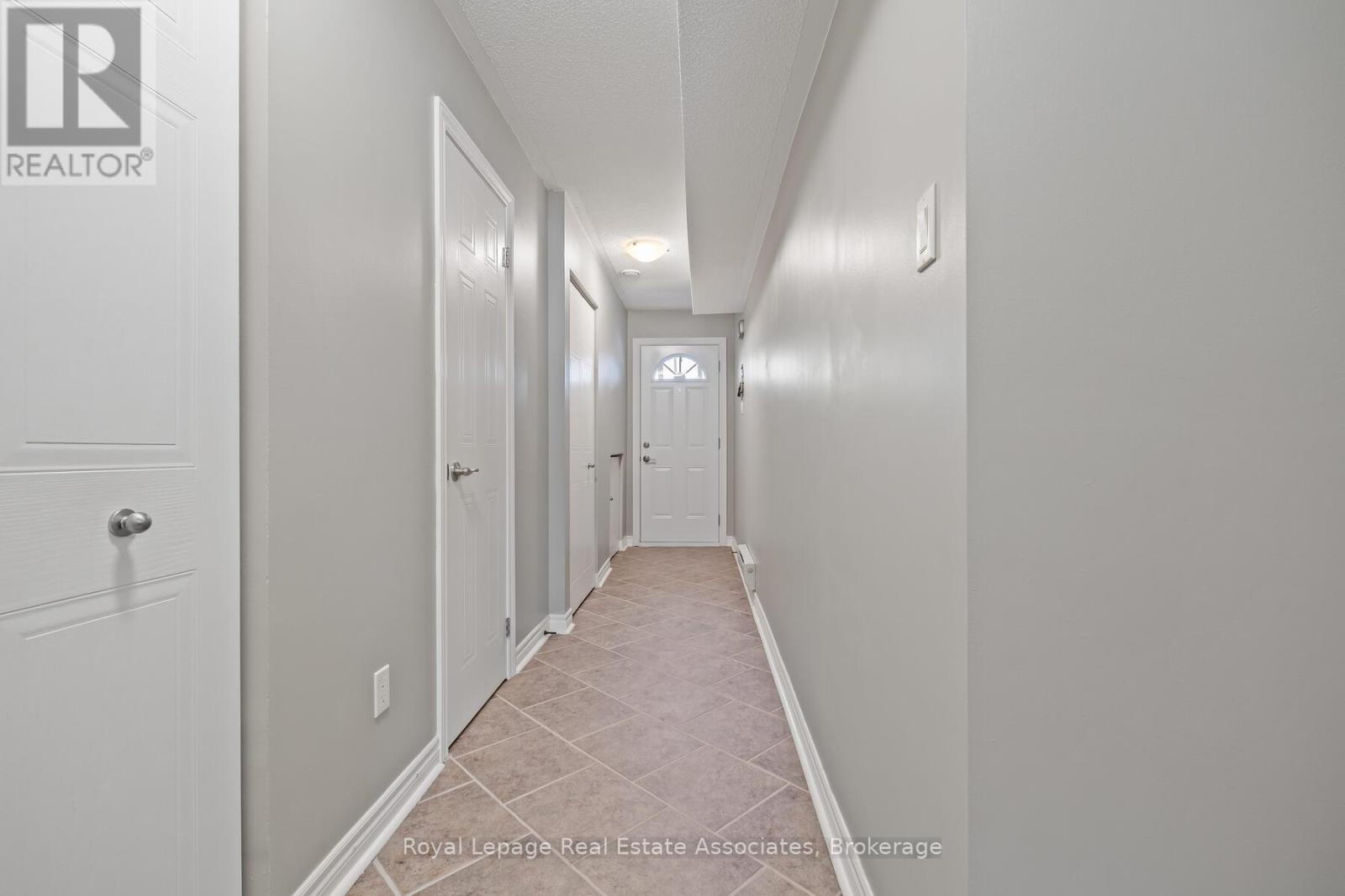 60 - 62 Stewart Maclaren Road, Halton Hills (Georgetown), Ontario  L7G 5L9 - Photo 3 - W12862274