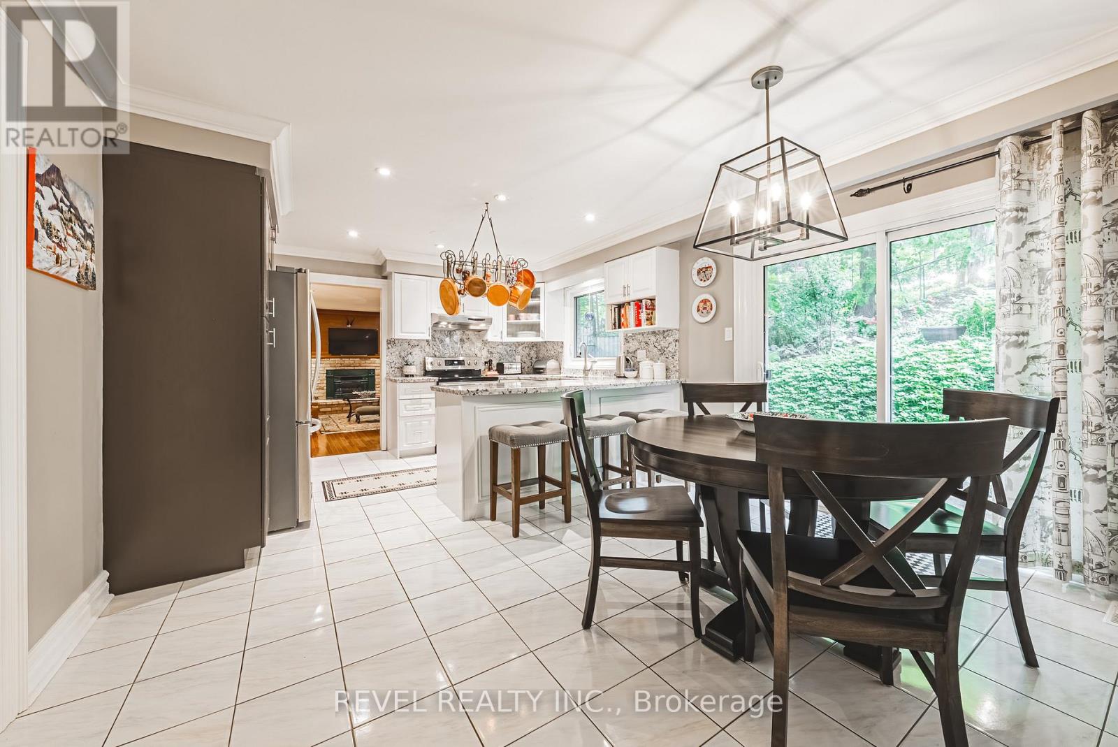 116 Campbell Avenue E, Milton (Campbellville), Ontario  L0P 1B0 - Photo 16 - W12862438