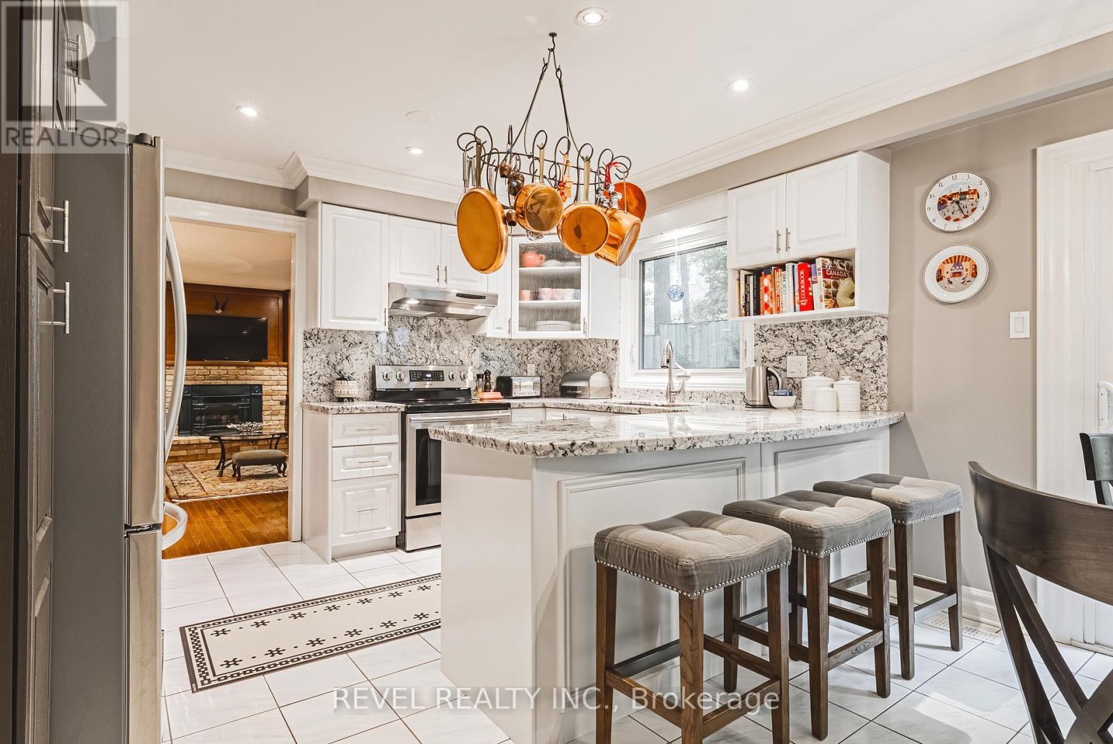 116 Campbell Avenue E, Milton (Campbellville), Ontario  L0P 1B0 - Photo 17 - W12862438