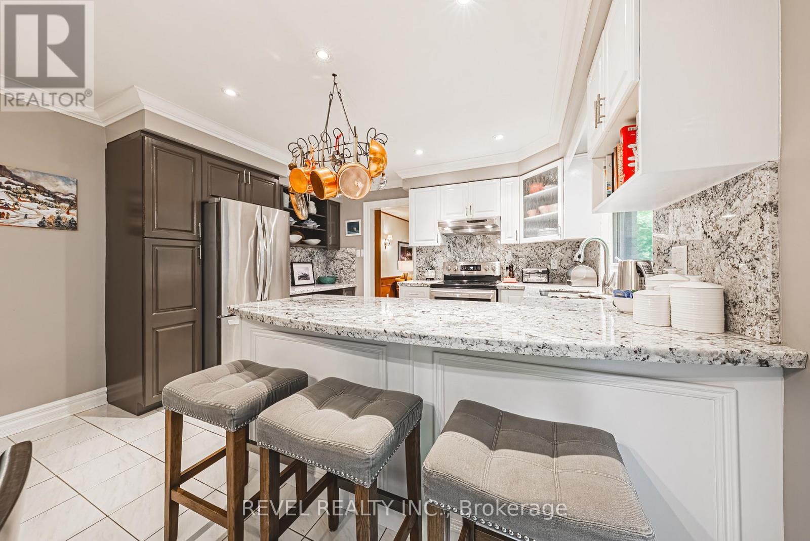 116 Campbell Avenue E, Milton (Campbellville), Ontario  L0P 1B0 - Photo 18 - W12862438