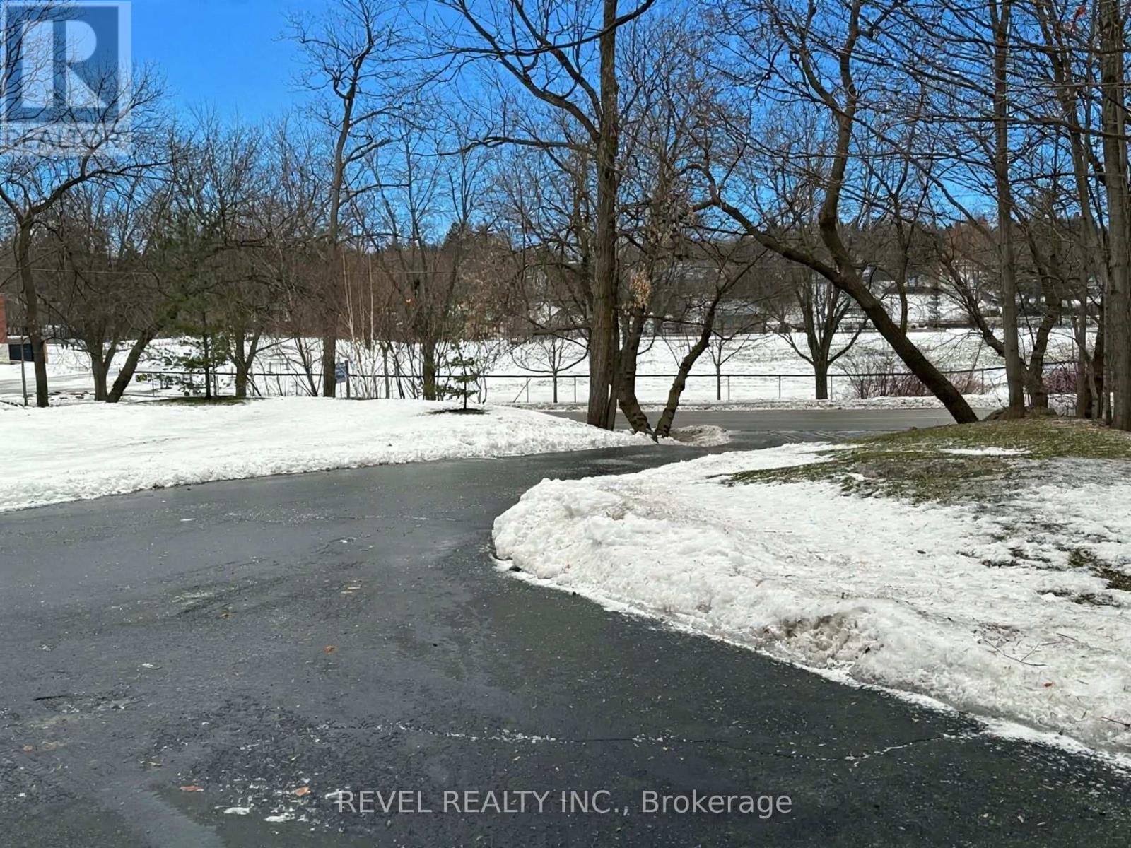 116 Campbell Avenue E, Milton (Campbellville), Ontario  L0P 1B0 - Photo 4 - W12862438