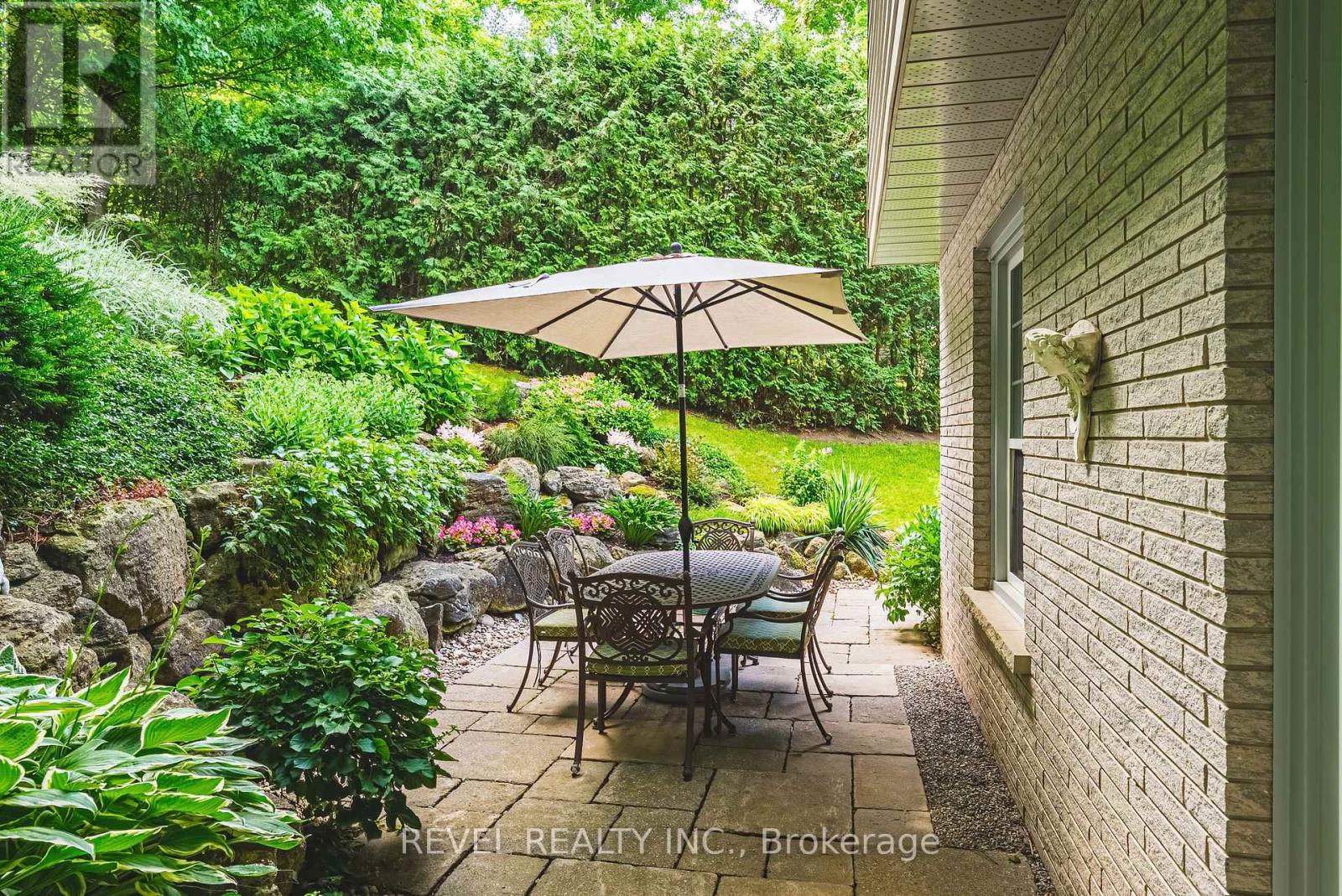 116 Campbell Avenue E, Milton (Campbellville), Ontario  L0P 1B0 - Photo 43 - W12862438