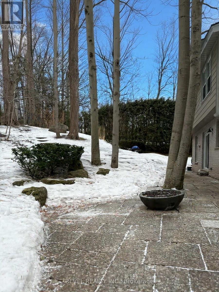 116 Campbell Avenue E, Milton (Campbellville), Ontario  L0P 1B0 - Photo 5 - W12862438