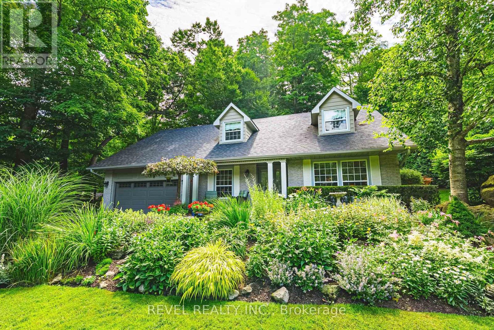 116 Campbell Avenue E, Milton (Campbellville), Ontario  L0P 1B0 - Photo 7 - W12862438