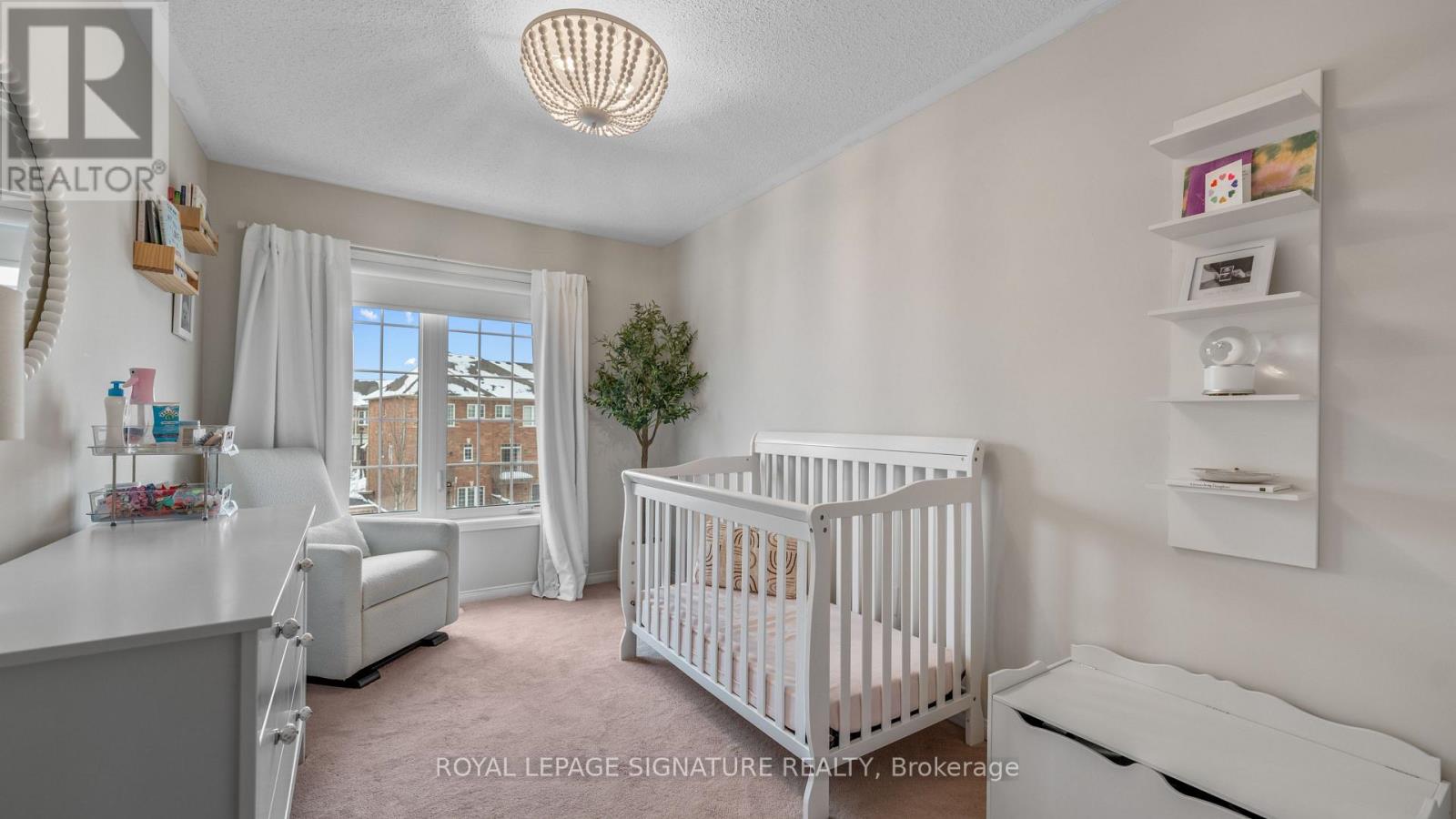 6 Renfrew Lane, Halton Hills (Georgetown), Ontario  L7G 0H1 - Photo 16 - W12862856