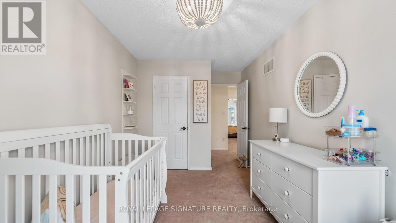 6 Renfrew Lane, Halton Hills (Georgetown), Ontario  L7G 0H1 - Photo 17 - W12862856