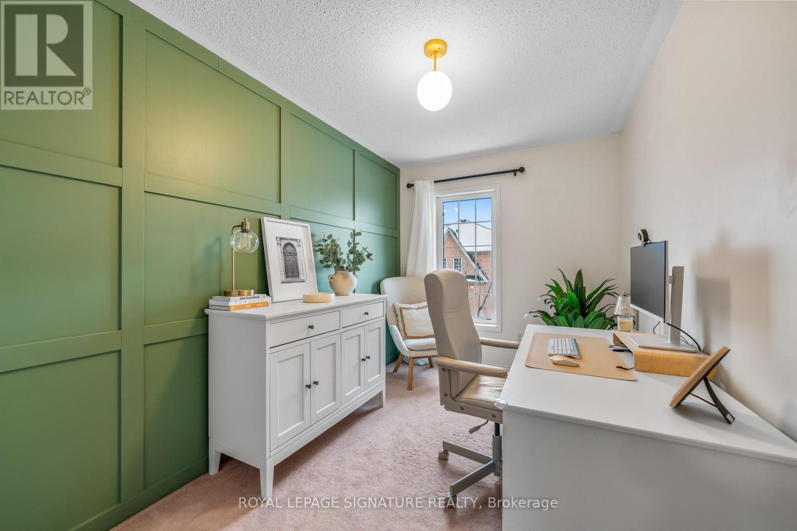 6 Renfrew Lane, Halton Hills (Georgetown), Ontario  L7G 0H1 - Photo 18 - W12862856