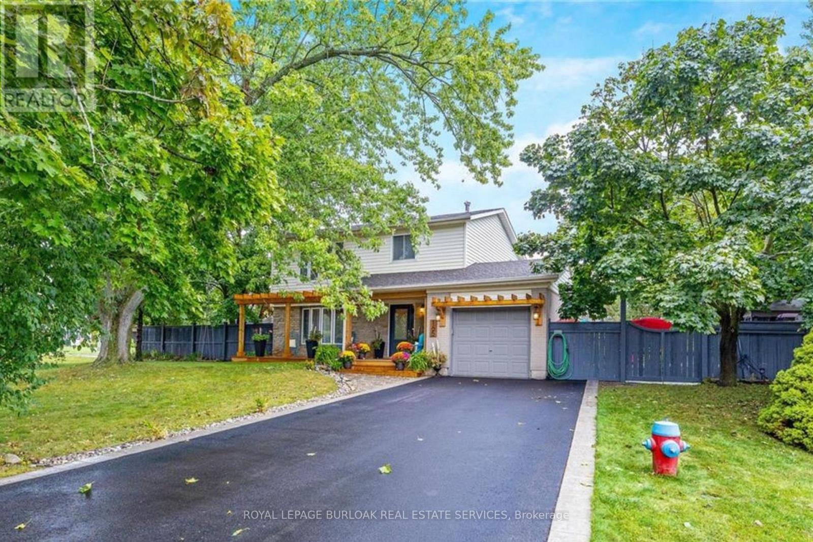 165 Tyler Avenue, Halton Hills (Ac Acton), Ontario  L7J 1V4 - Photo 3 - W12862948