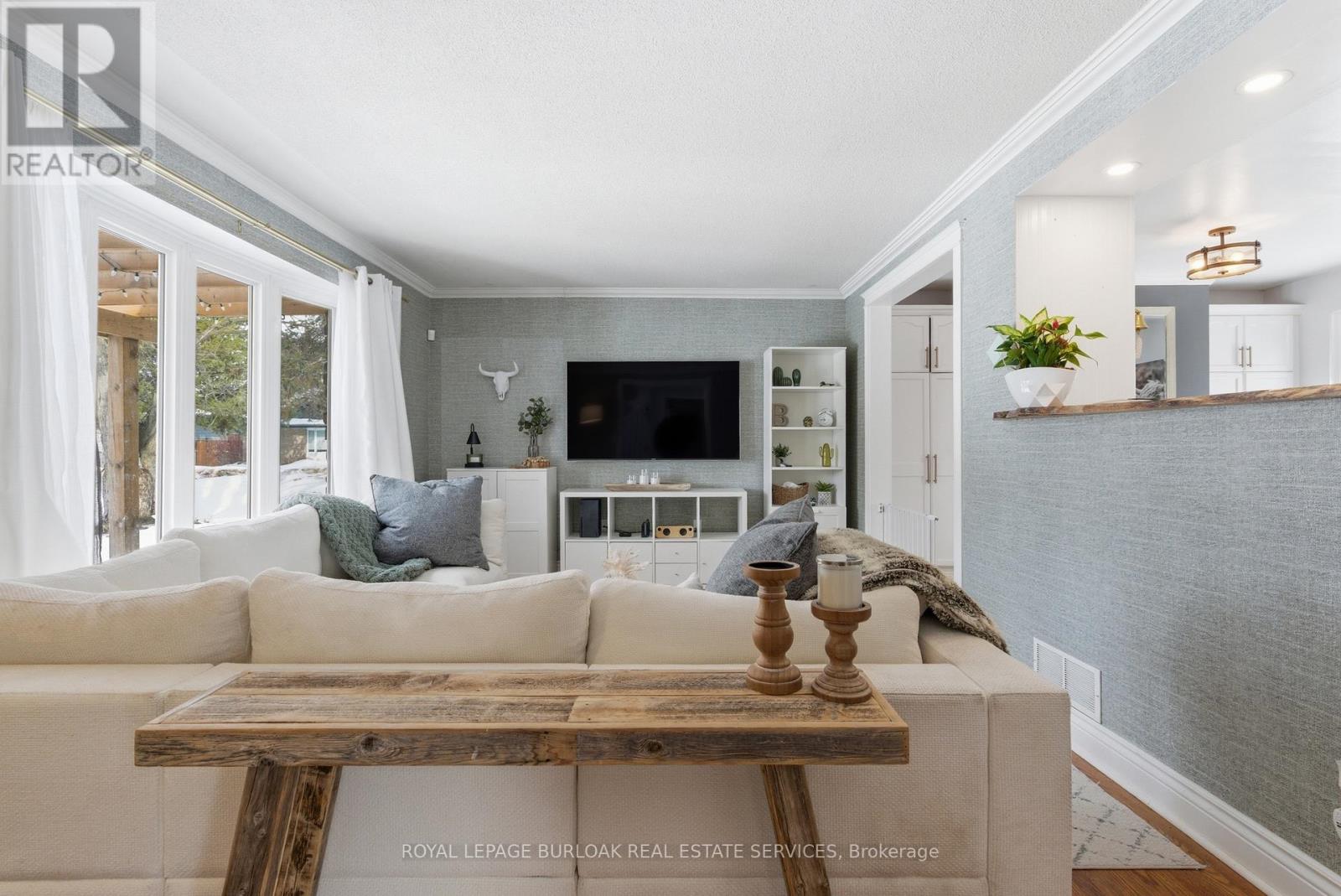 165 Tyler Avenue, Halton Hills (Ac Acton), Ontario  L7J 1V4 - Photo 9 - W12862948