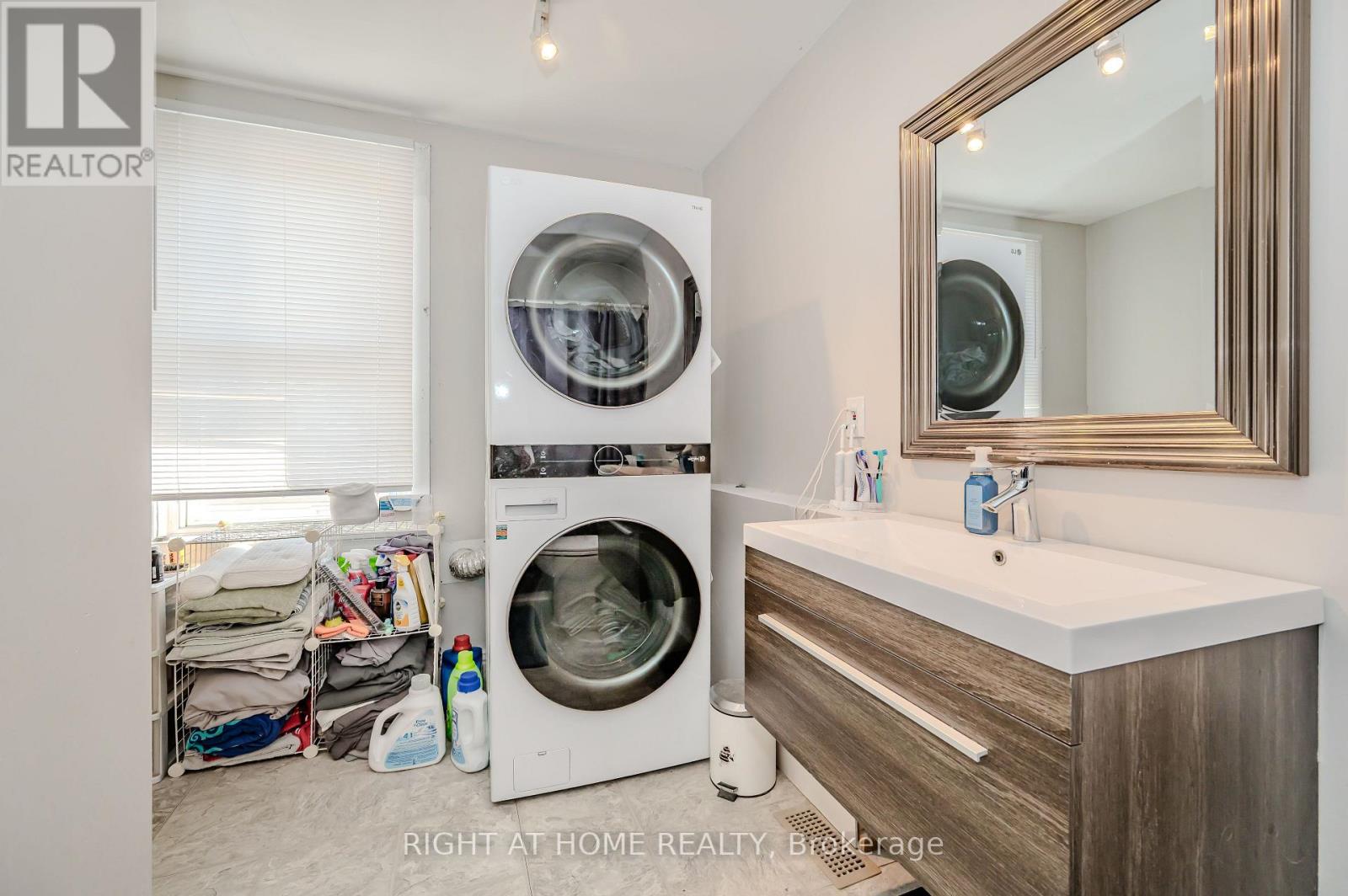 126 Poplar Avenue, Halton Hills (Ac Acton), Ontario  L7J 2E2 - Photo 21 - W12865266